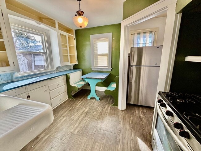 Photo - 847 S 60th St