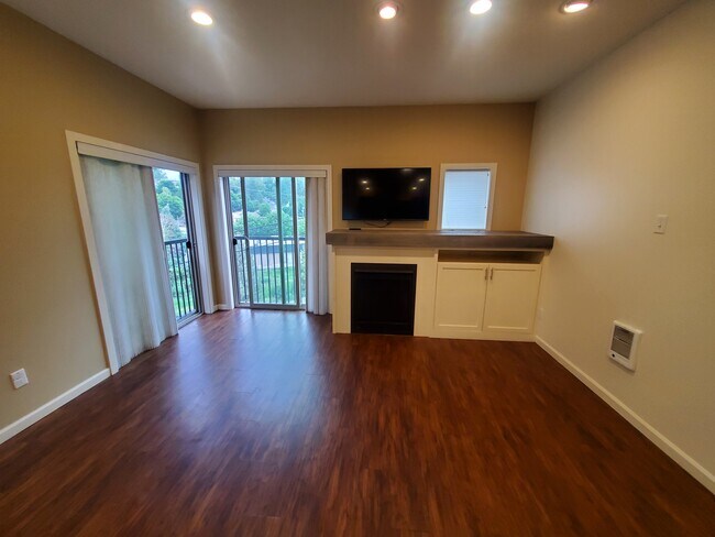 Photo - 312 NE Maple St