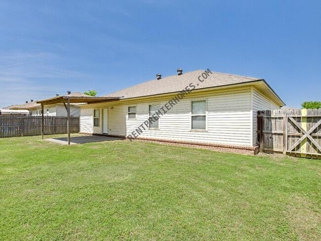 Photo - 29 Green Apple Dr