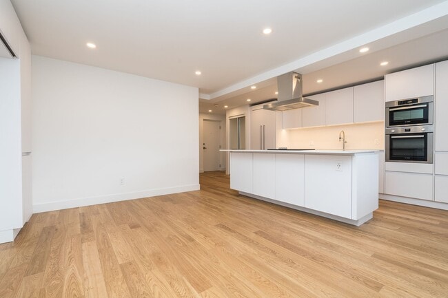 Photo - 265 Russell Hill Road Unit 205