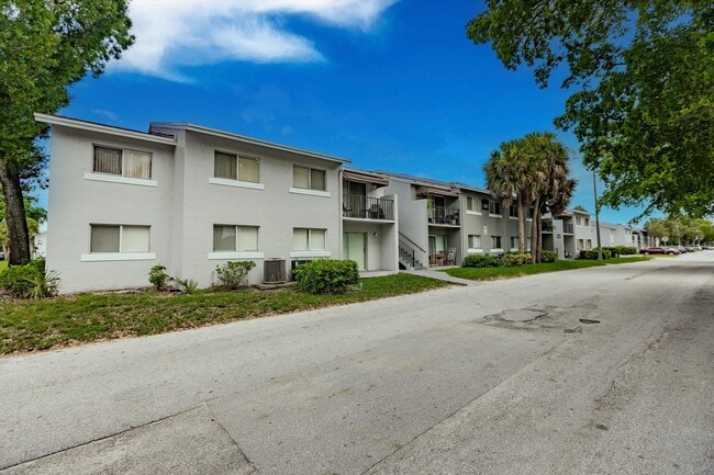 Photo - 1140 Lake Victoria Dr Unit J