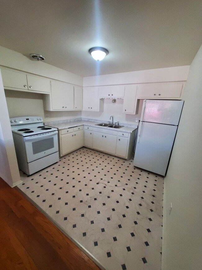 Photo - 4454 S 14th St Unidad 4