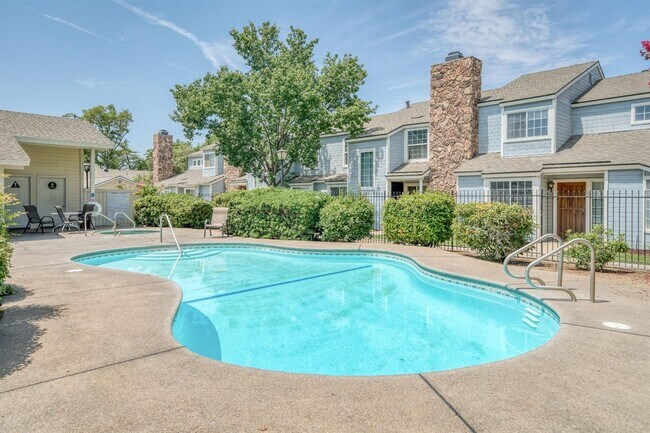 Photo - 1444 Plymouth Rock Way