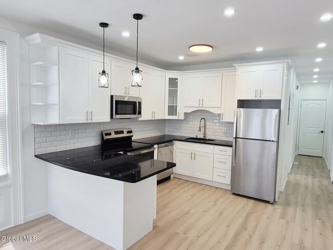 Photo - 445 5th Ave