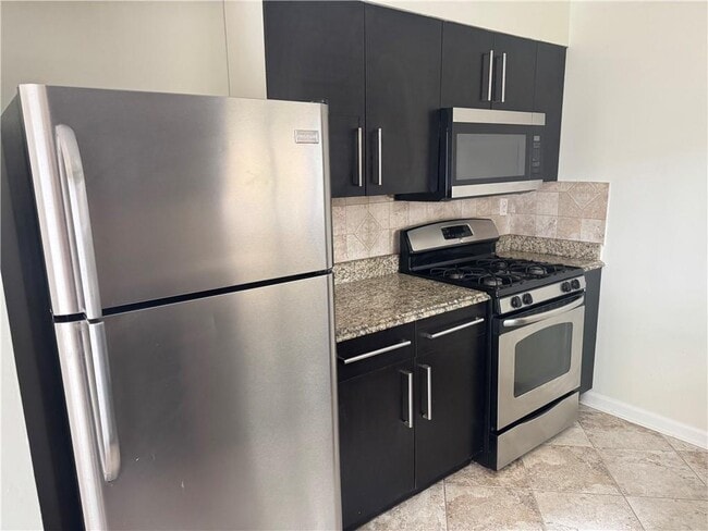 Photo - 2004 Parkaire Crossing