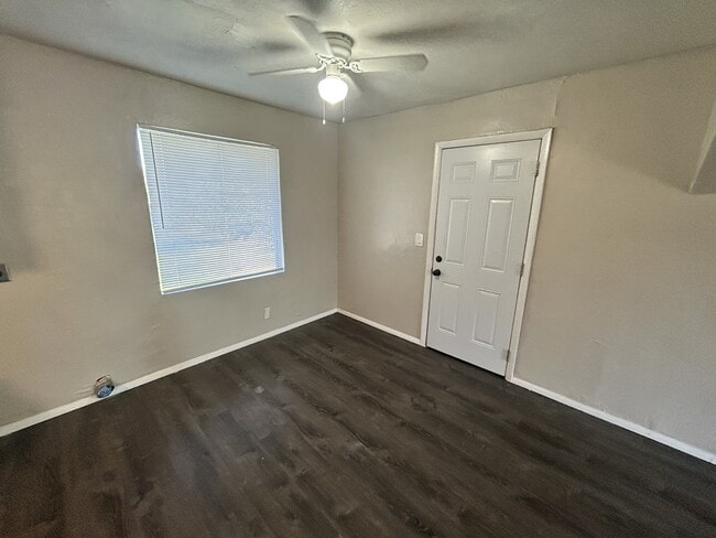 Photo - 5510 N Johnstown Ave