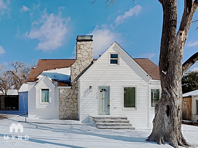 Photo - 110 N Ravinia Dr