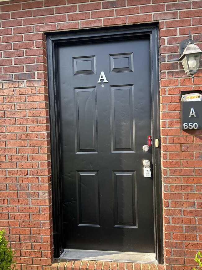 Photo - 3 BD 2 BA APARTMENT BY TTU FOR RENT Unit A