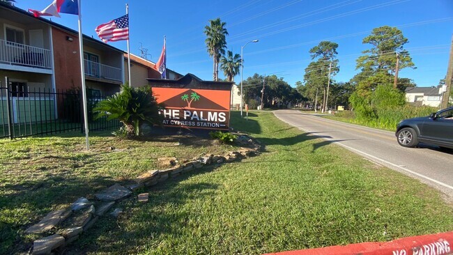 Building Photo - The Palms at Cypress Station Rental