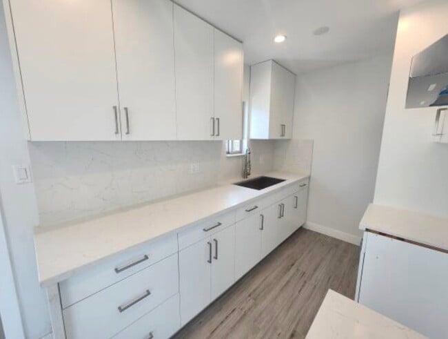 Building Photo - 10845 White St Unit 1 Rental