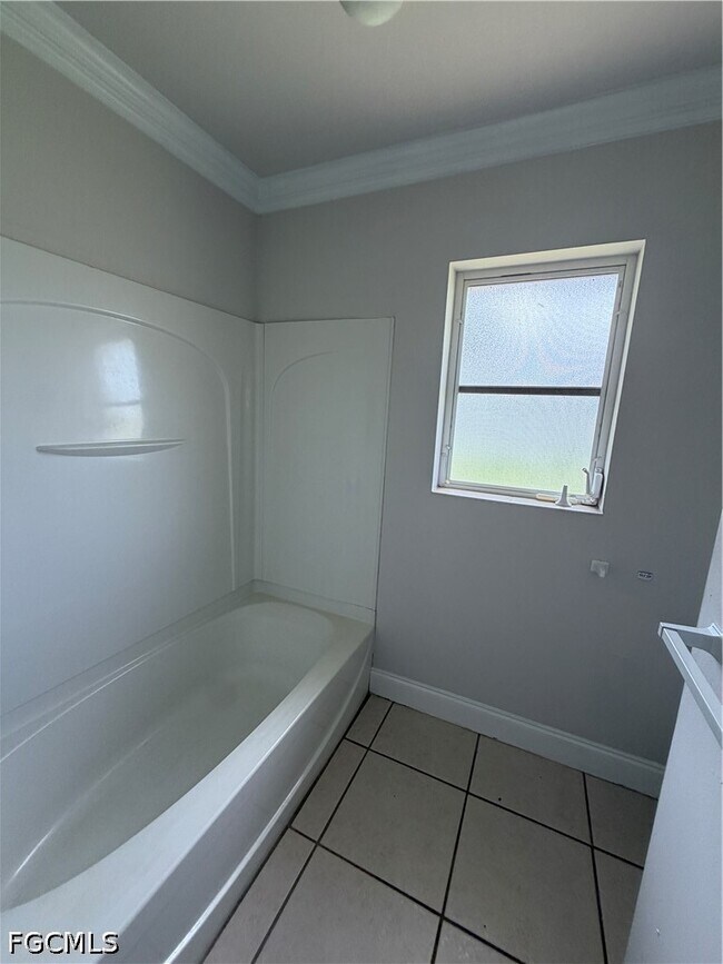 Photo - 5315 Belrose St