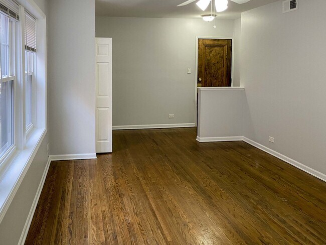 Photo - 3715 N Sheffield Ave Unit 407