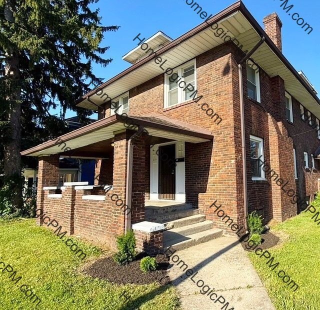 Building Photo - SOUTH BROAD RIPPLE 3BEDROOM  HALF DUPLEX AVAILABLE NOW!