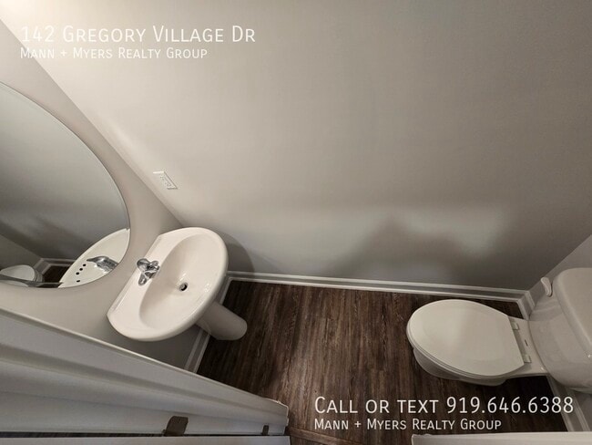 Photo - 142 Gregory Vlg Dr