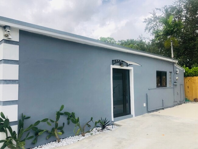 Building Photo - 519 NW 52nd St Rental