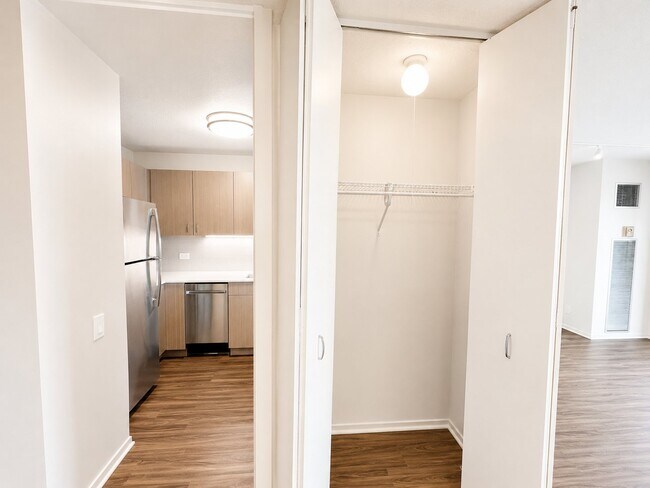 1122 N Dearborn St Unit 2112