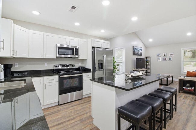 Photo - 810 Carson St Unidad ID1331737P