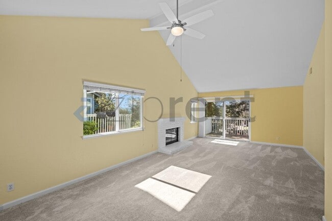 Photo - 1894 Shirley Dr