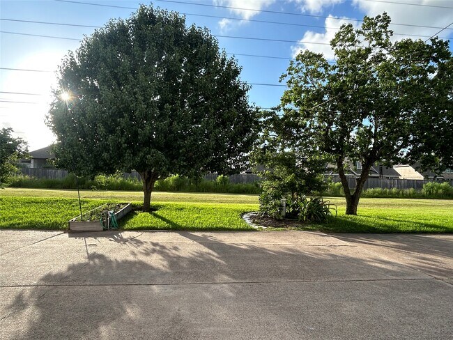 Photo - 2456 Country Club Dr