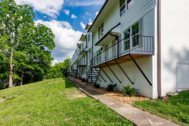 Photo - 400 Gallery Ln