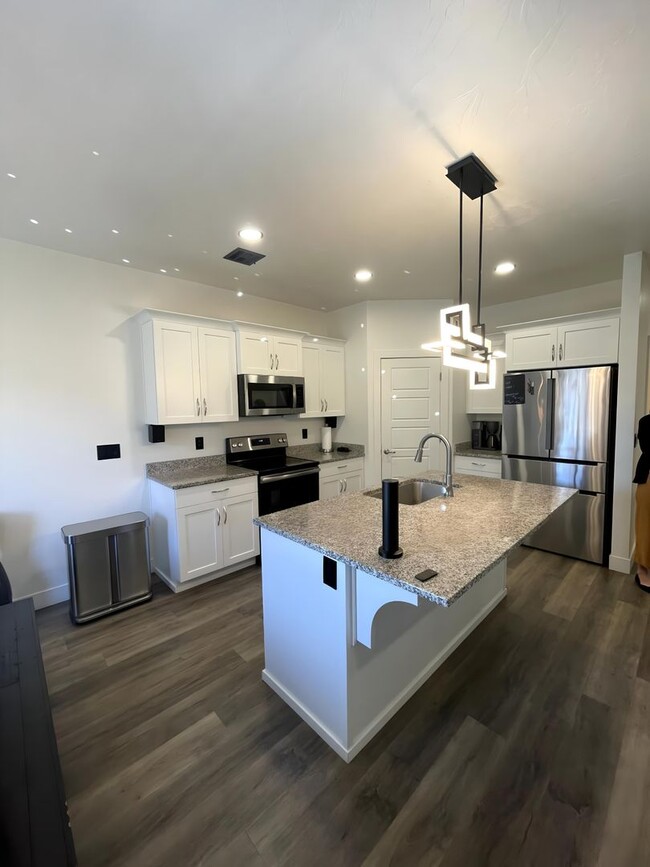 Photo - 543 Stewart Crk Cv