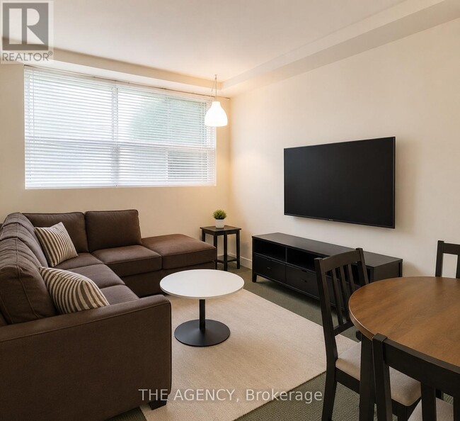 Photo - 75 Keele St Unit 1