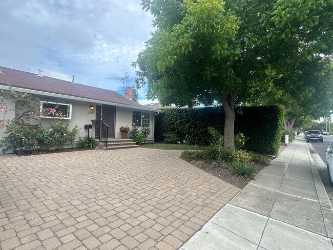 Beautiful Menlo Park Home near Facebook he... - Beautiful Menlo Park Home near Facebook he...