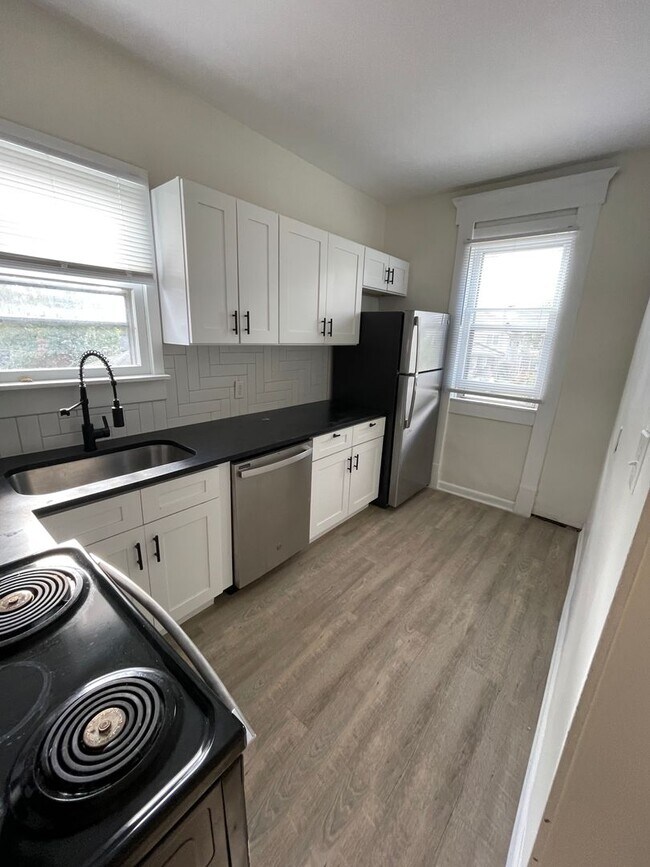 Photo - 299 Reinhard Ave Unit 2