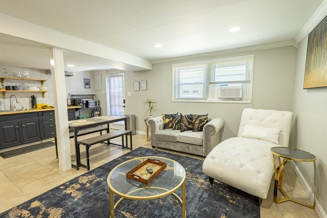 Photo - 3496 Lansdowne Dr Unit apt # 2