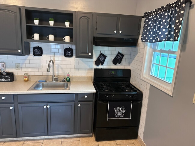 Photo - 362 Norton St Unidad Apt A