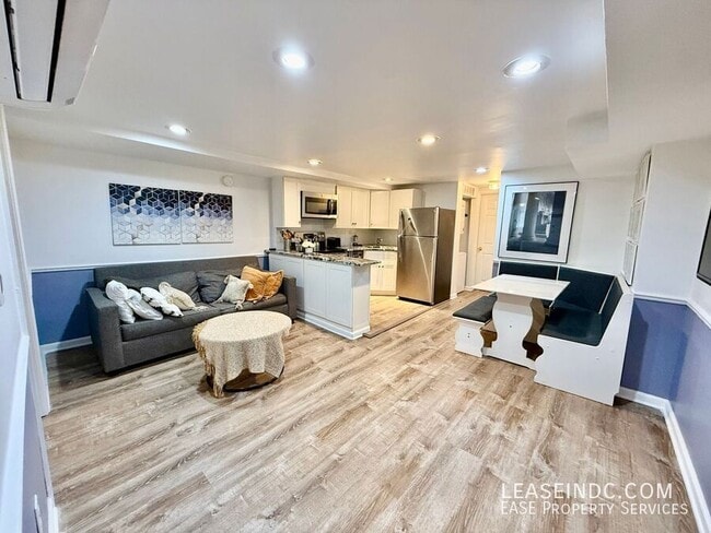Photo - 127 Adams St NW Unit #B