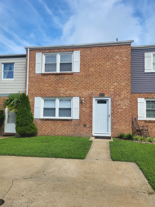 Building Photo - 423 Burr Oak Ct Rental