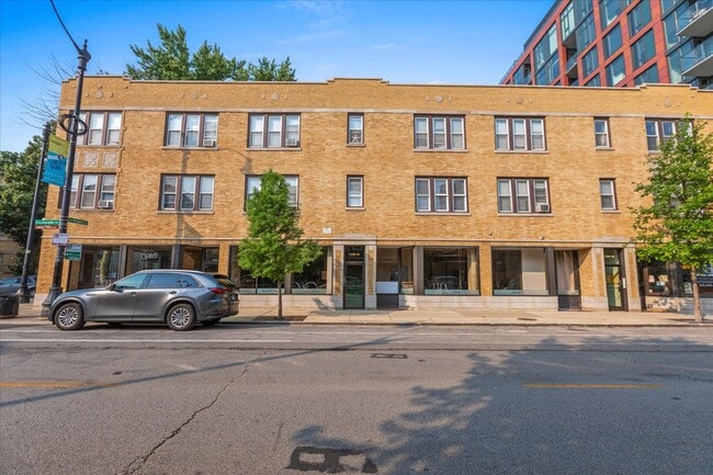 Building Photo - 2516 N Lincoln Ave Unit #  03 Rental