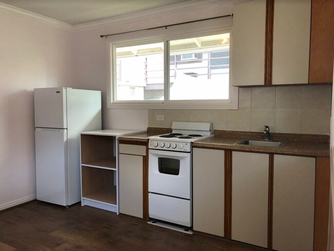 Living Room and Kitchen - 718 Piikoi St Unit A