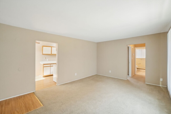 Photo - Plymouth House Apartments