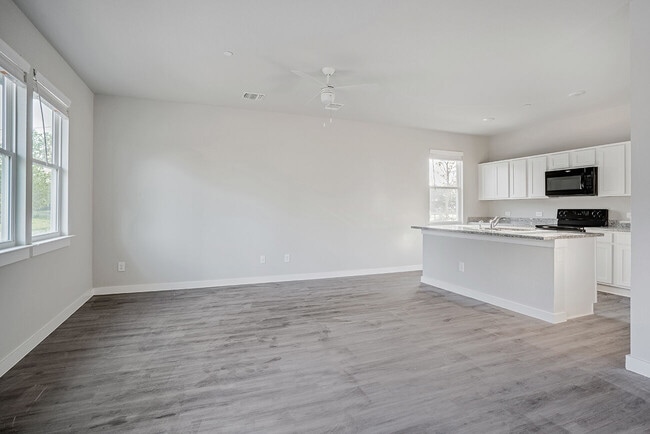 Photo - Evans Street