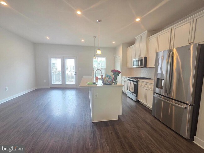 Photo - 1001 Rampart Dr