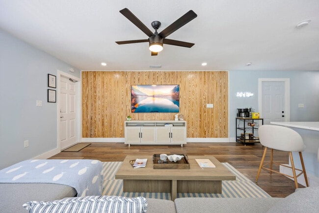 Photo - 79 S Brevard Ave Unidad ID1389640P