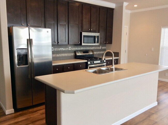 Photo - Lovely 3 bedroom, 2.5 bath Town home