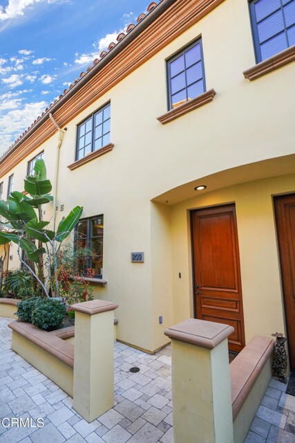 Photo - 985 N Michillinda Ave Unidad 209