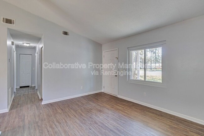 Photo - 128 Pointe S Dr