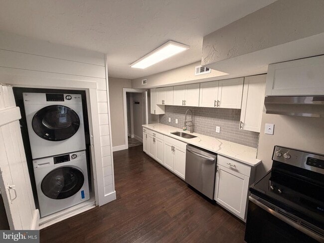 Photo - 15 W Frederick St