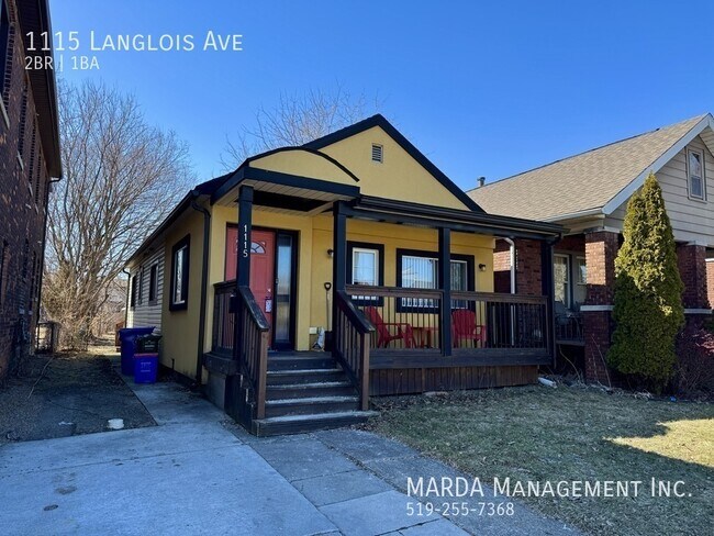 Photo - CHARMING 2 BED/1 BATH HOUSE - WALKERVILLE PLUS HYDRO,WATER & GAS
