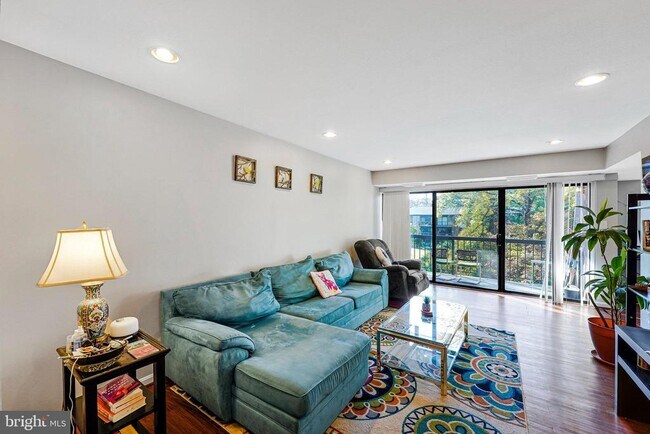 Photo - 9743 Kings Crown Ct Unit 202