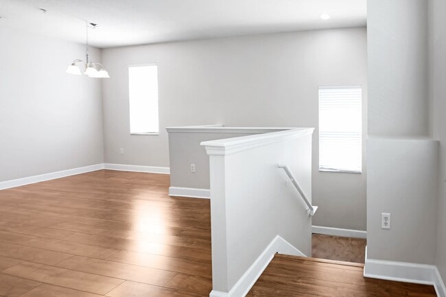 Photo - 3bd/2bth Townhome in Stonehaven. Best Sarasota Location!