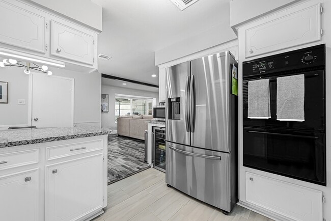 Photo - 25418 Tuckahoe Ln