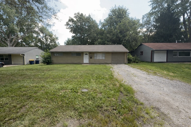 Building Photo - Coming Soon! 4 BR/2BA | Newly Renovated Single Family Home | 1-Car Covered Parking | Gated backyard
