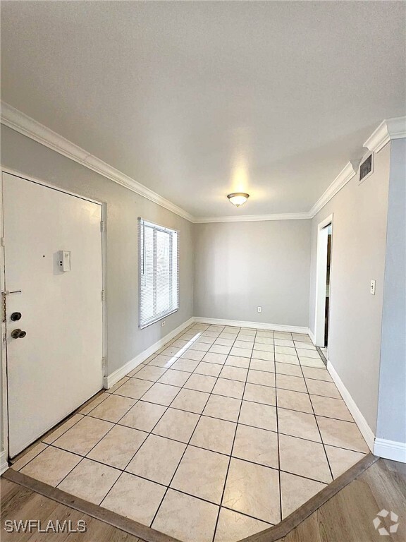 Building Photo - 1830 Maravilla Ave Unit 103 Rental