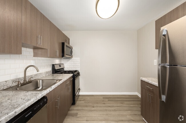 1BR, 1BA - 820SF-Kitchen