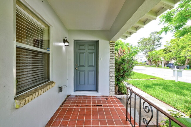 Photo - 127 S 10th St